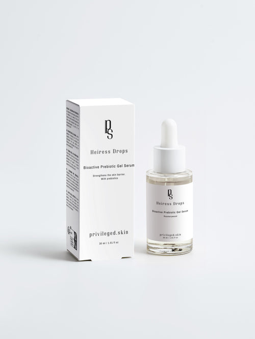 Heiress Drops bioaktives Glow Serum mit Rosmarin-Holz Duft – luxuriöses Präbiotisches Gel für strahlende Haut. Heiress Drops bioactive glow serum with rosemary wood scent. Luxury prebiotic gel for radiant, hydrated skin.