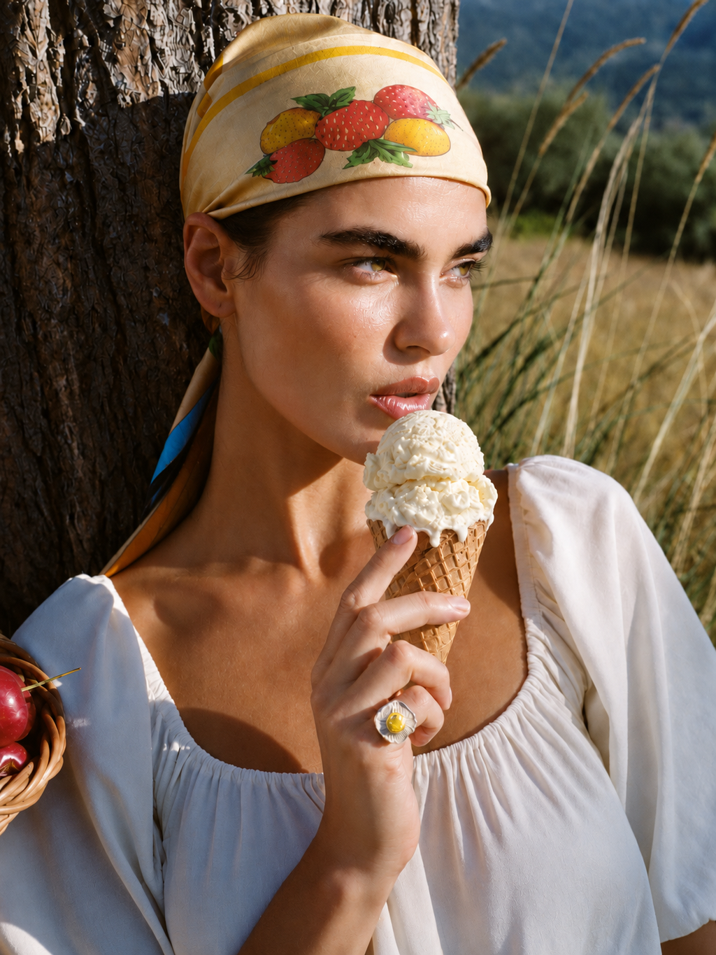 Getönte Sonnencreme mit LSF 30 für natürlichen Glow und ebenmäßigen Teint. Leichte mineralische SPF-Creme ohne weißen Film, spendet Feuchtigkeit und ersetzt Foundation an warmen Tagen. Tinted SPF 30 moisturizer with mineral sun protection and natural glow. Lightweight sunscreen that evens skin tone, hydrates, and provides a no-makeup makeup look.